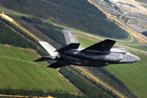 开云电竞-本菲卡后腰调度精准，攻守兼备，本菲卡著名球员