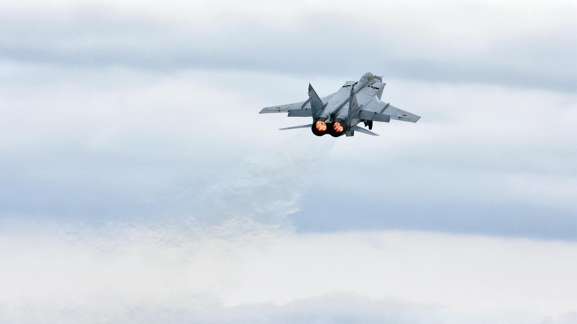 中国短跑队赛前封闭集训重视心理调适